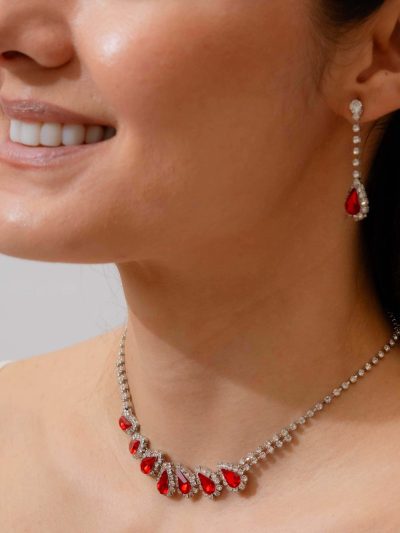ARETES Y COLLAR DE BRILLANTES