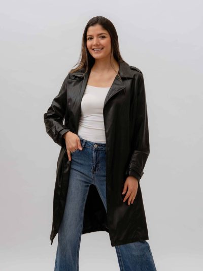 ABRIGO DE CUERINA CON AMARRE