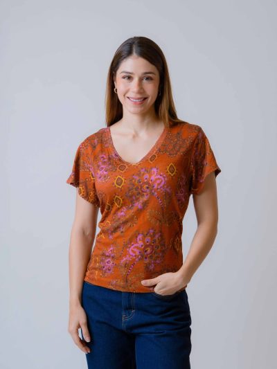 BLUSA M/C ESTAMPADA CUELLO V