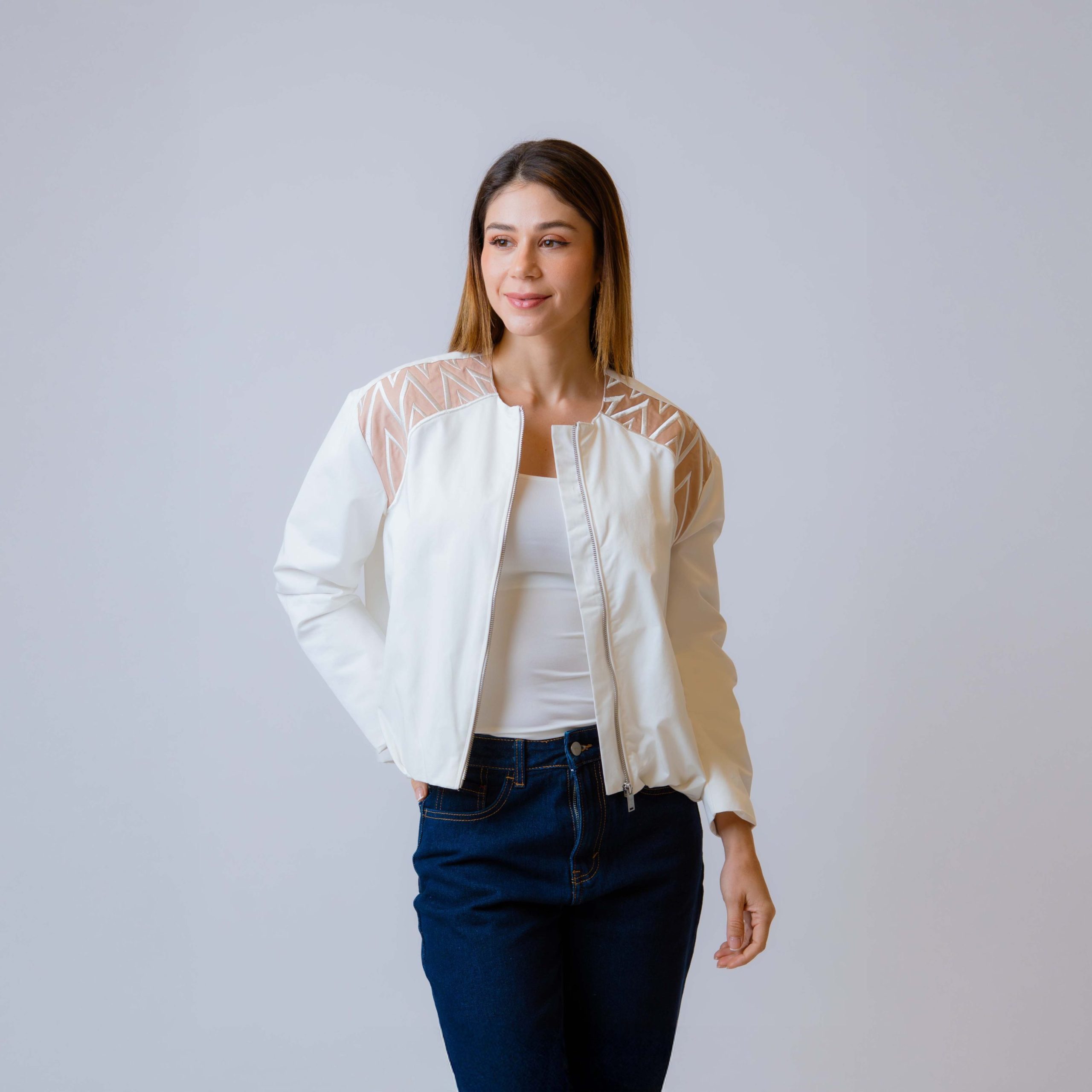 CHAQUETA CON BORDADO