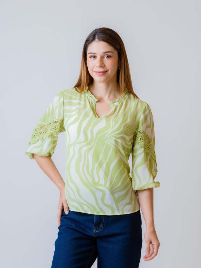 BLUSA M/L ESTAMPADA RAYADO CON APLICACION